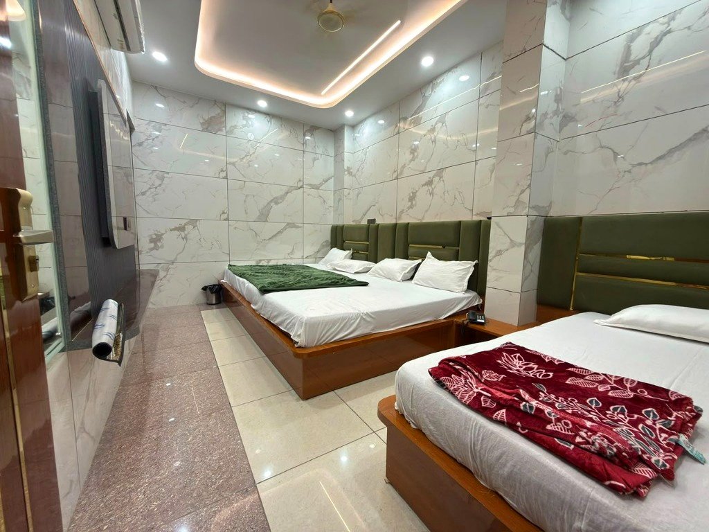 Super Deluxe 5 Bed AC Room